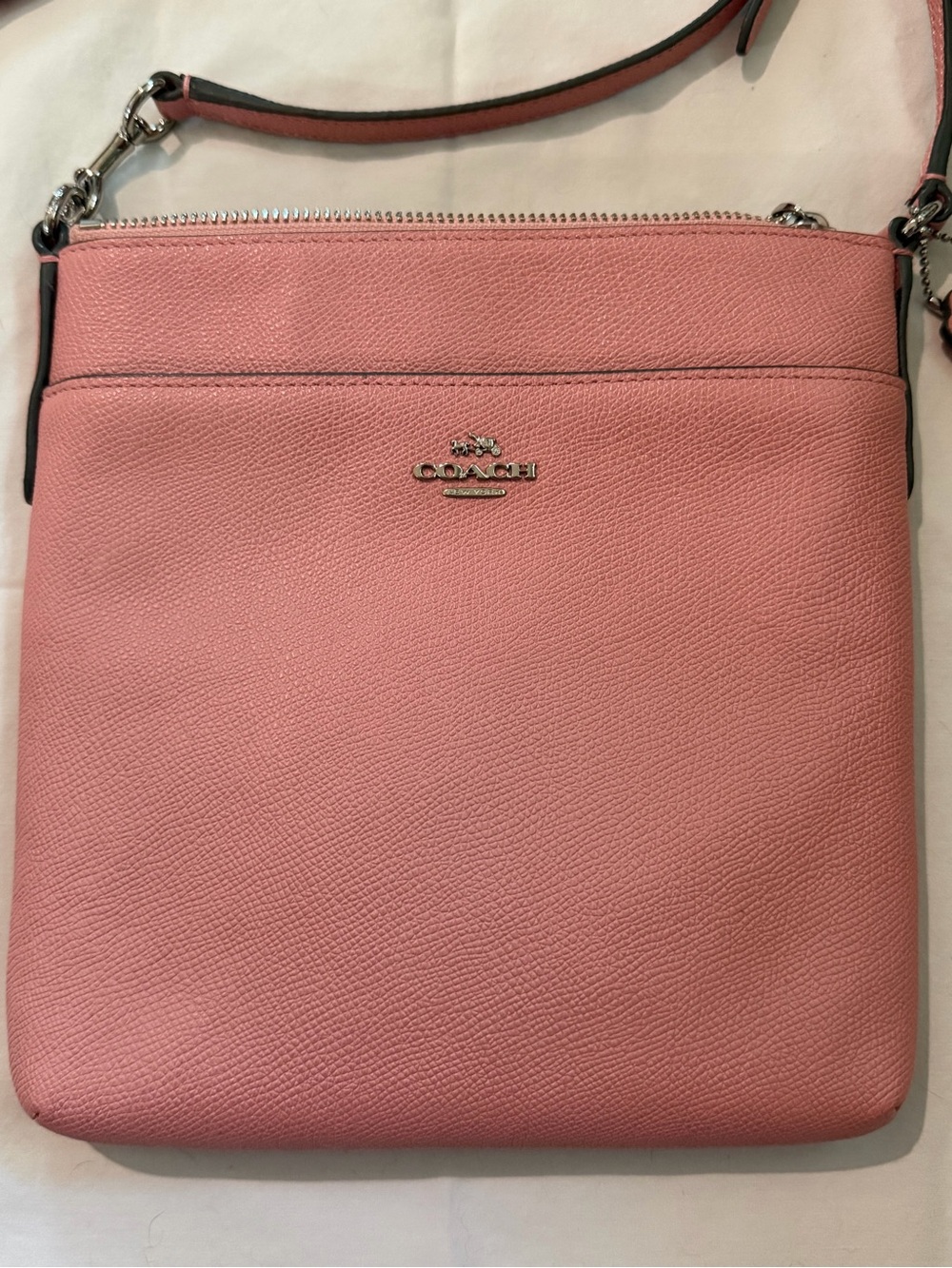 Coach NWOT pink crossbody - Picture 2 of 9